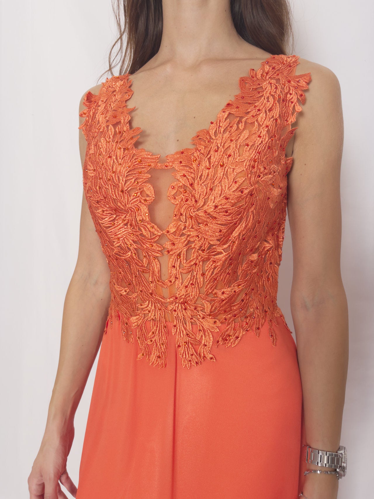 Abito con pizzo e strass