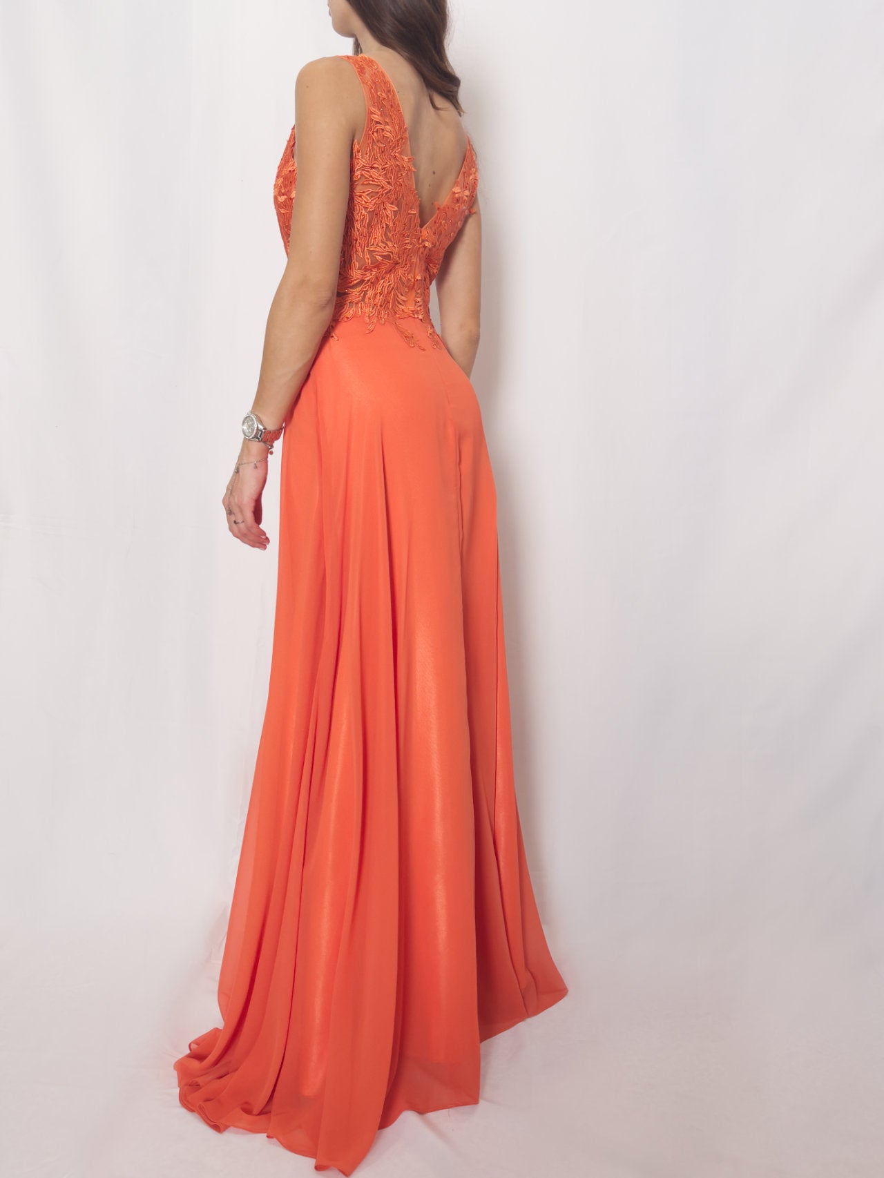 Abito con pizzo e strass