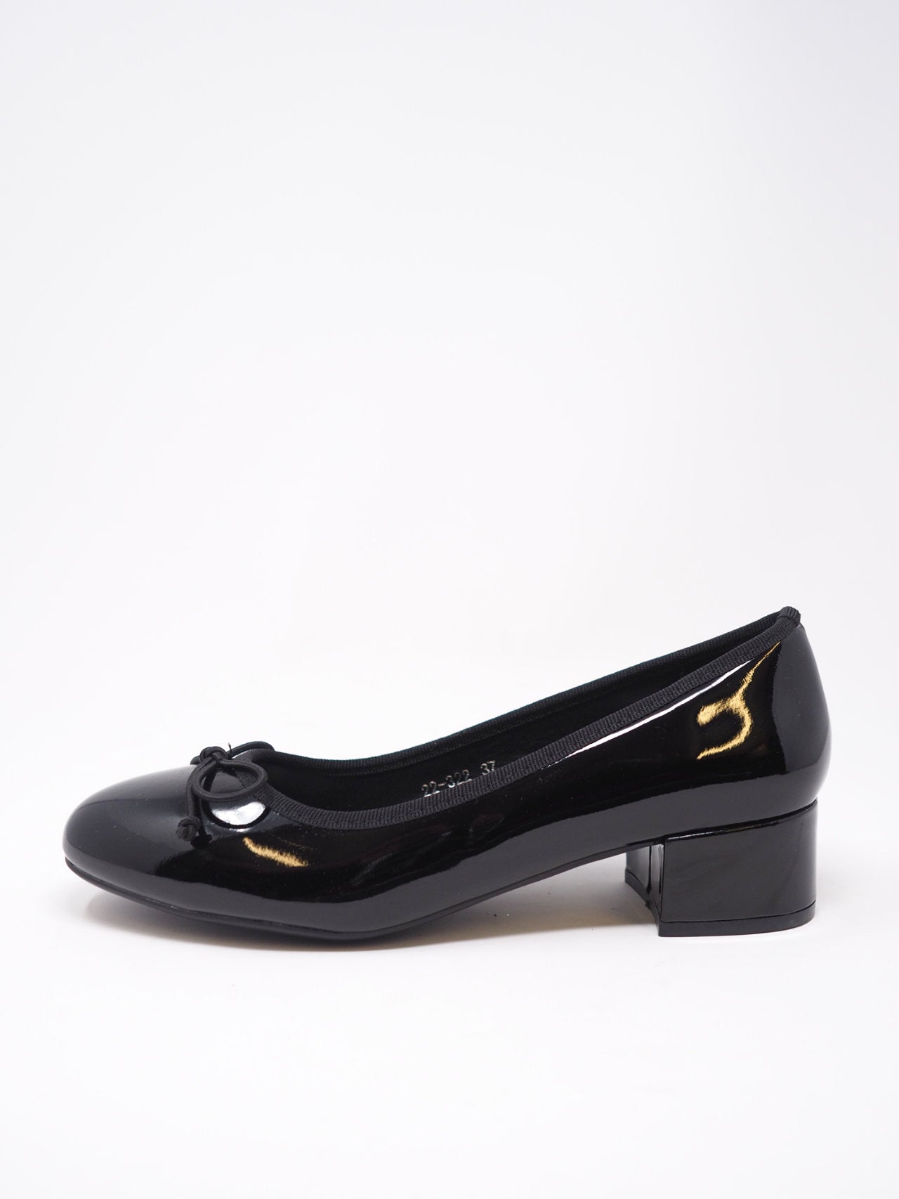 Ballerine lucide con fiocchetto