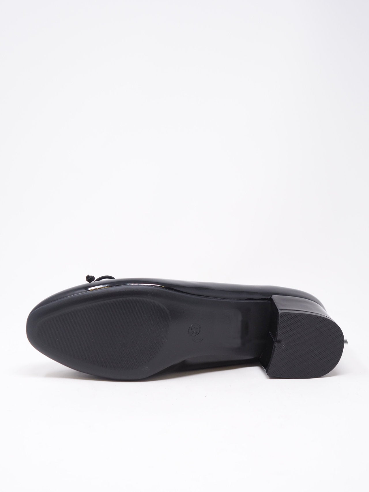 Ballerine lucide con fiocchetto