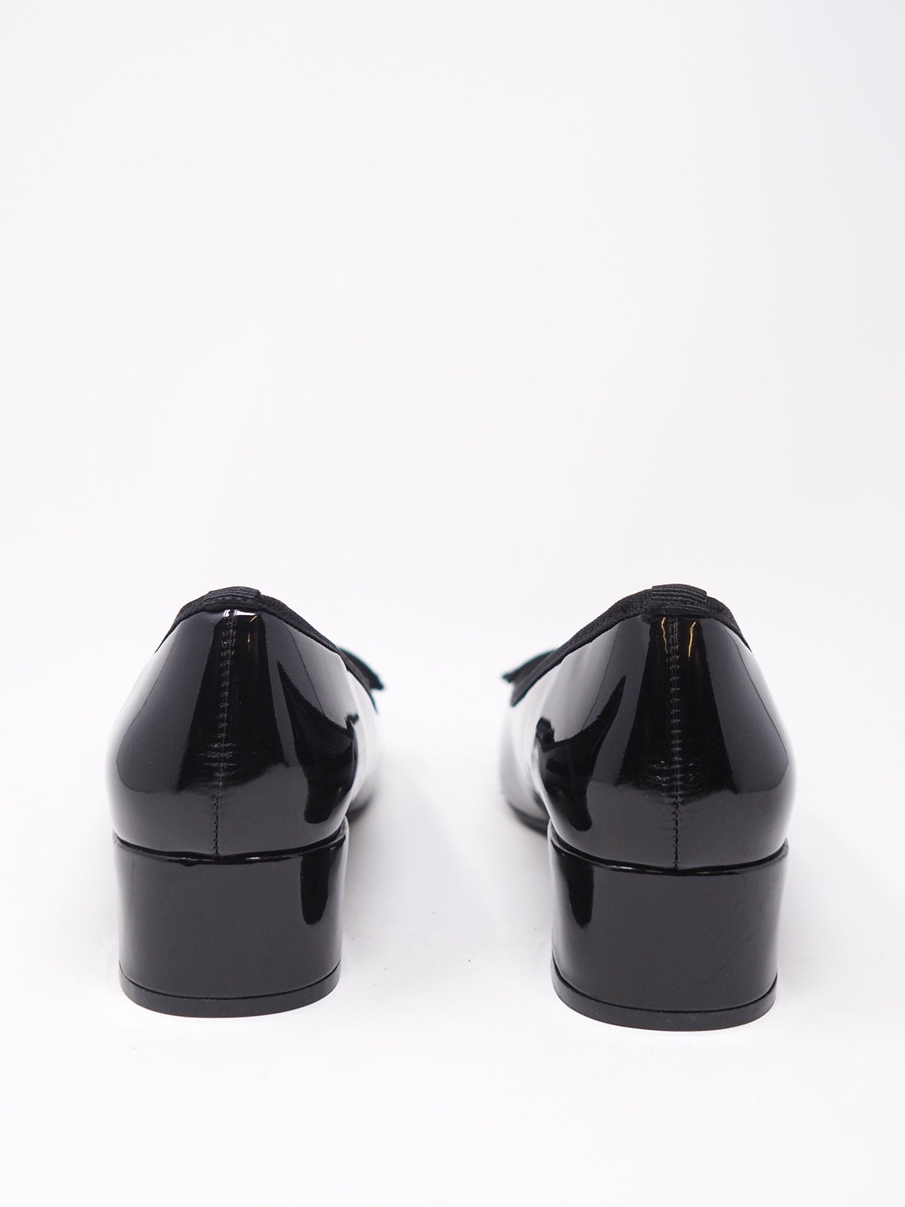 Ballerine lucide con fiocchetto