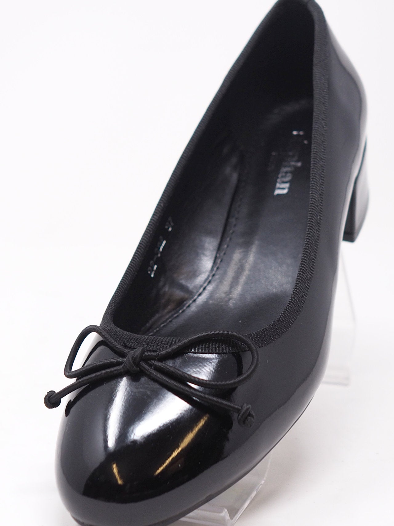 Ballerine lucide con fiocchetto