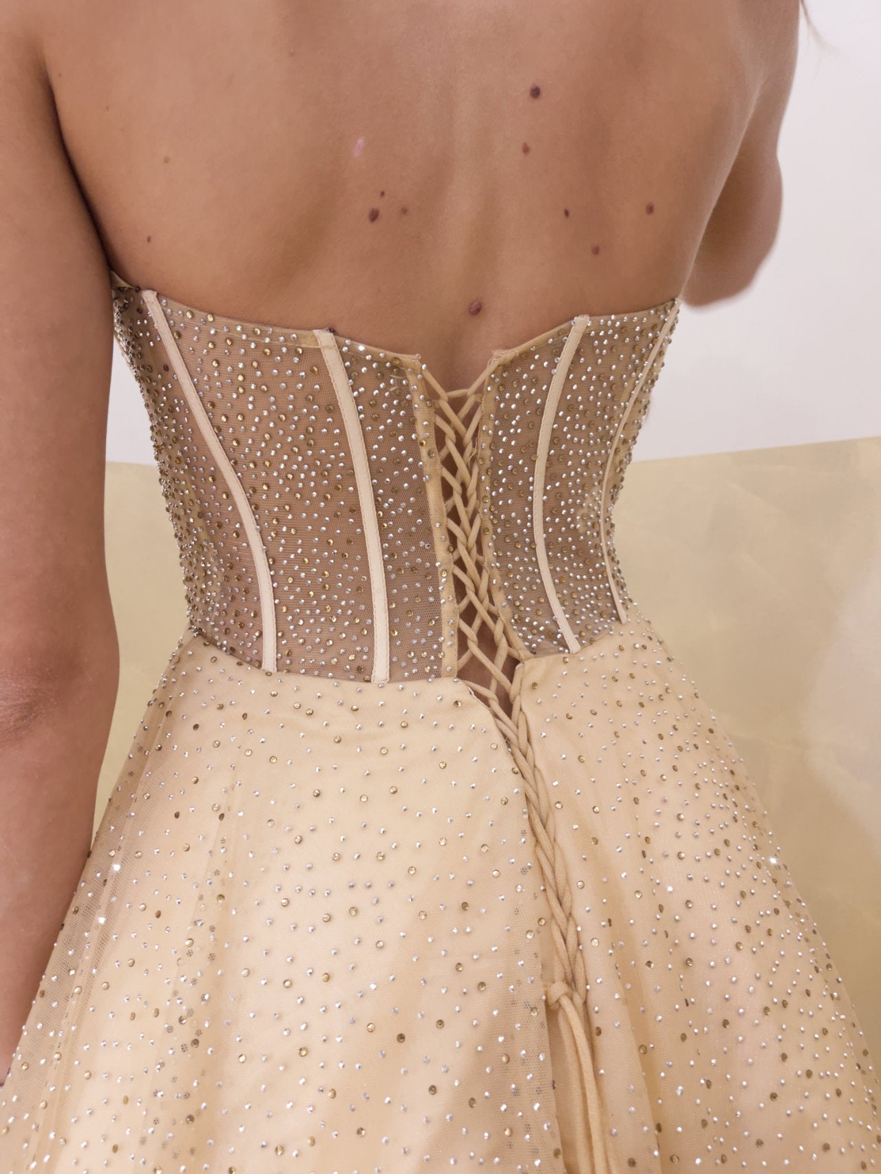 Abito a corpetto con strass