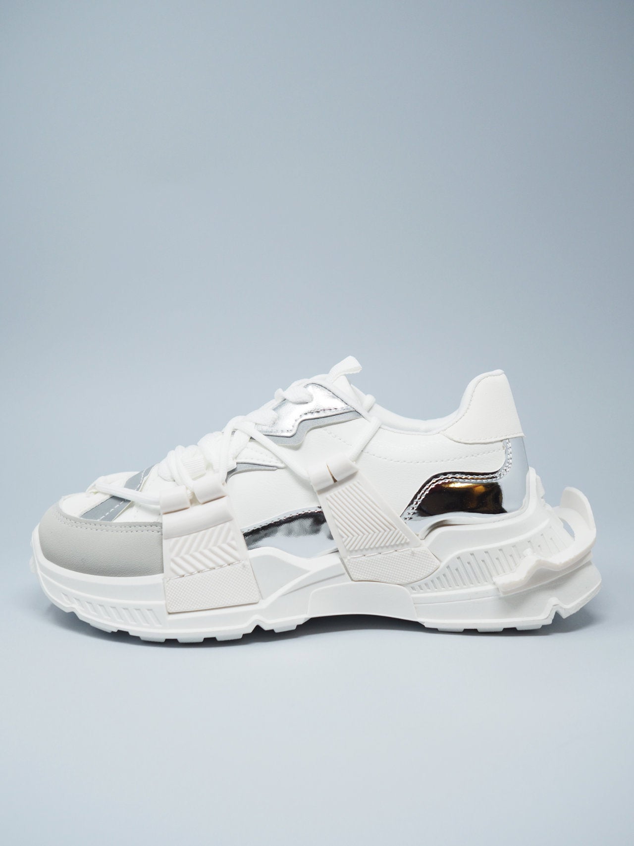 Sneakers con para e lacci doppi