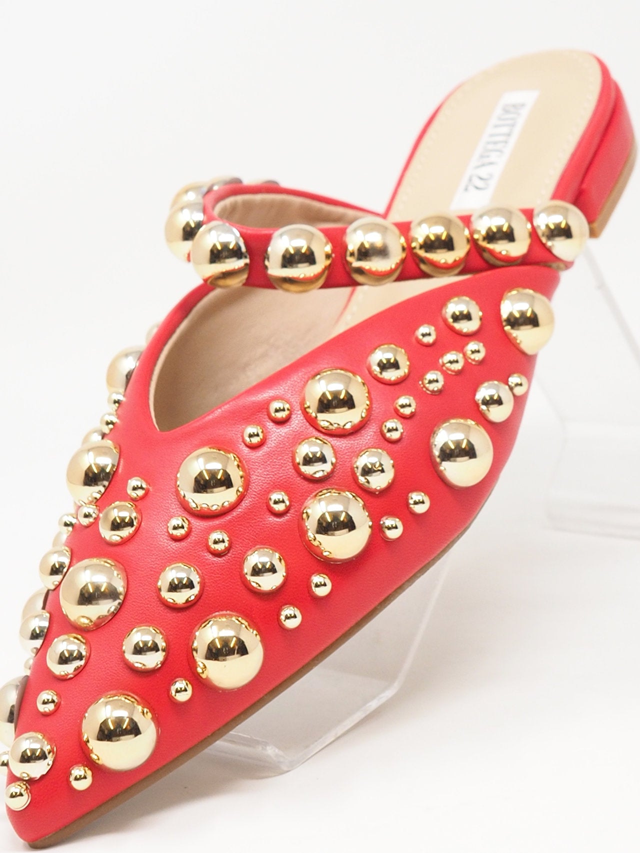 Ciabatte con borchie tonde