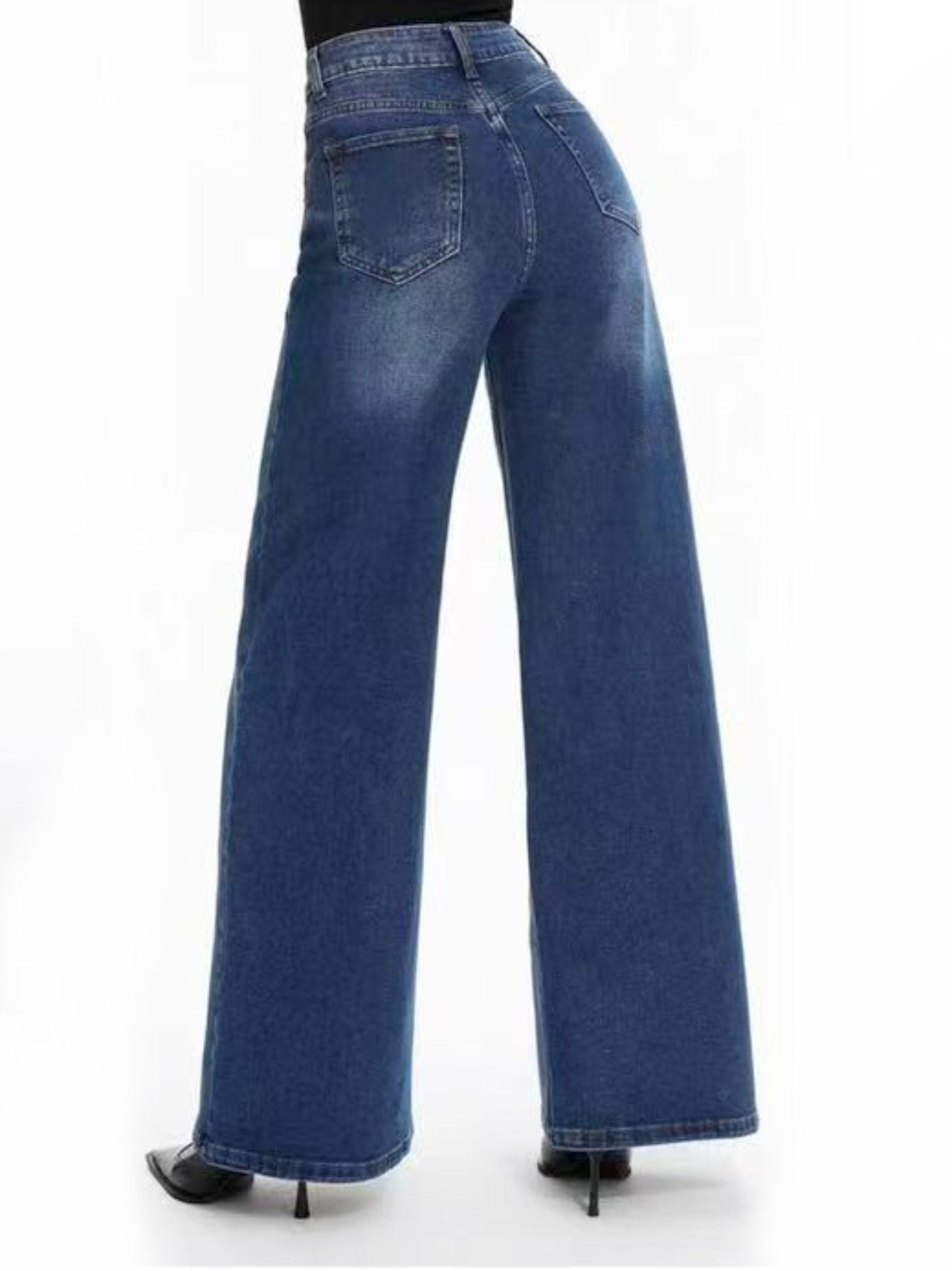Jeans con strass sulle tasche
