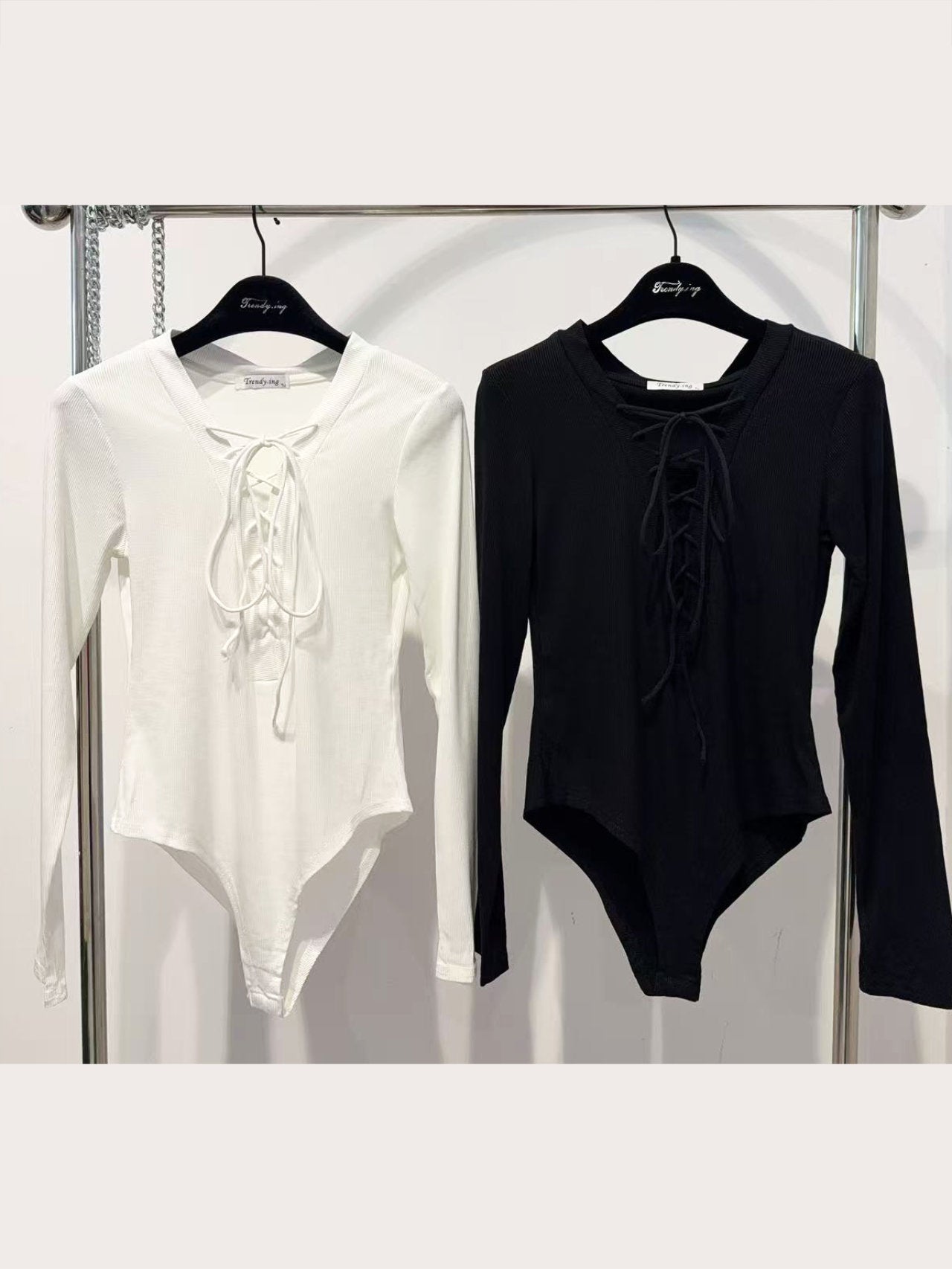 Maglia a body con lacci