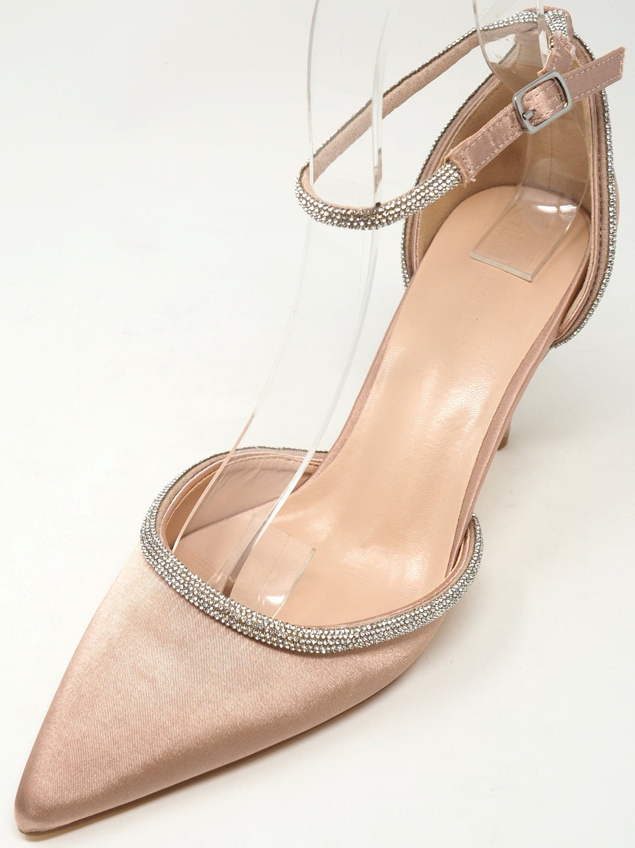 Décolleté con bordo strass