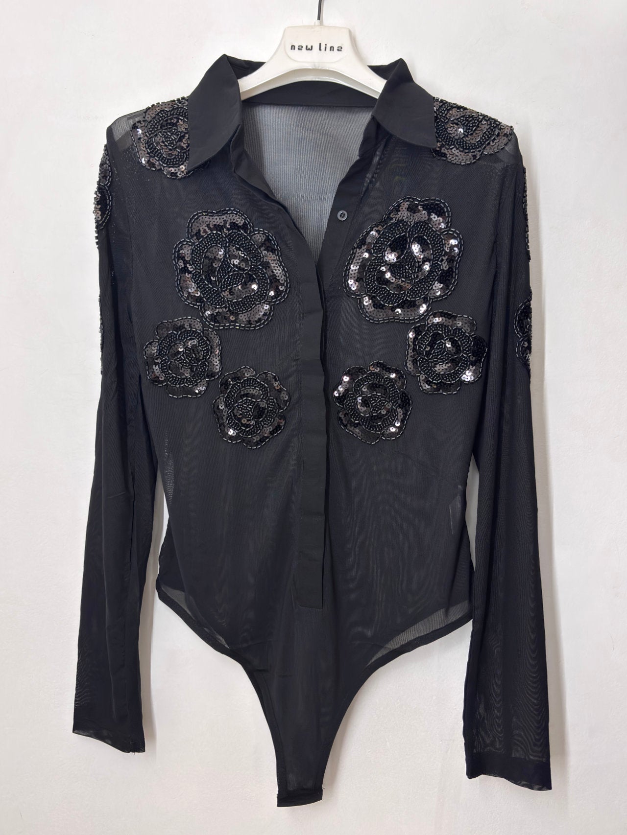 Camicia con ricami a body