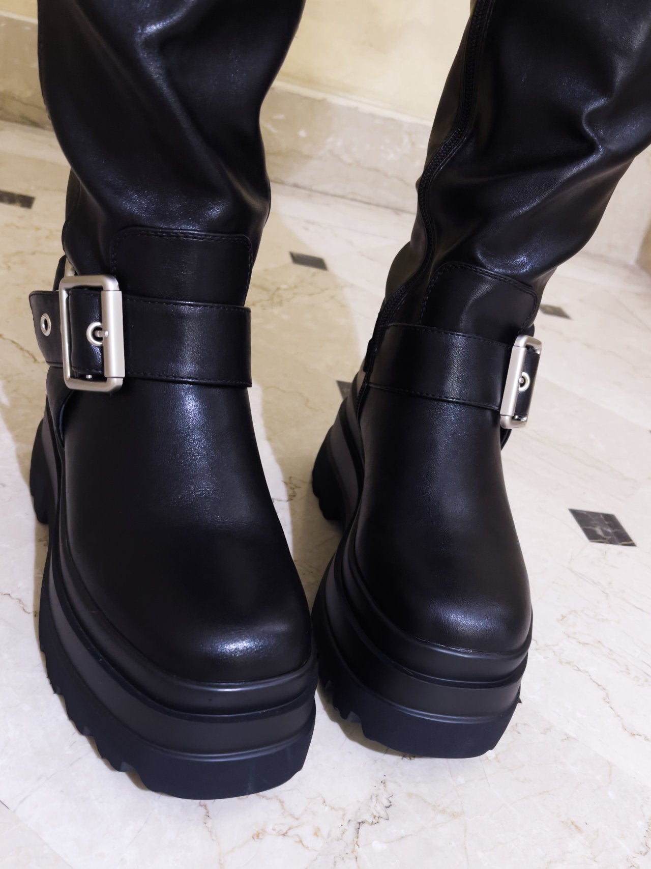 Stivali para alta con fibbie