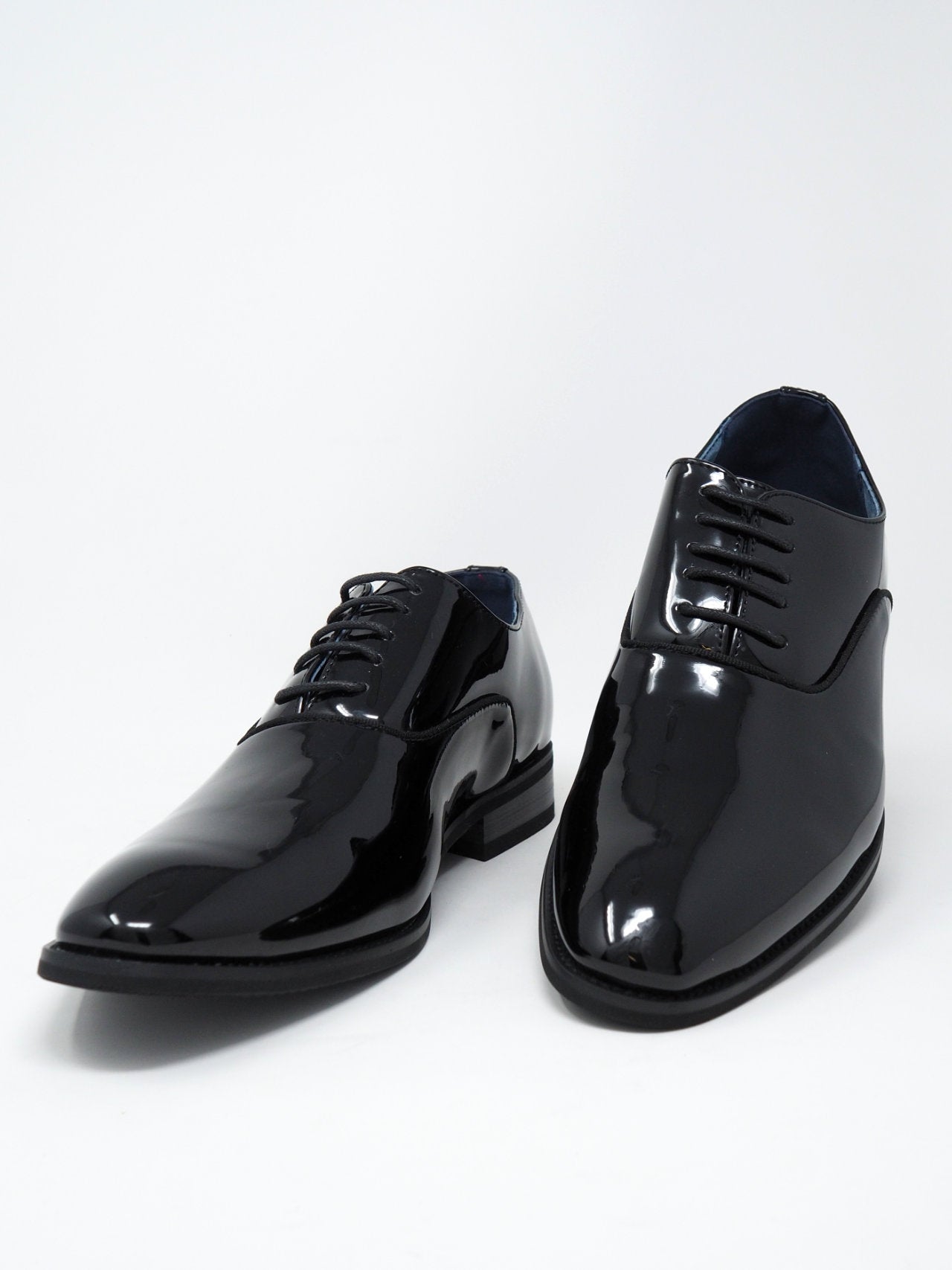 Scarpe eleganti lucide da uomo
