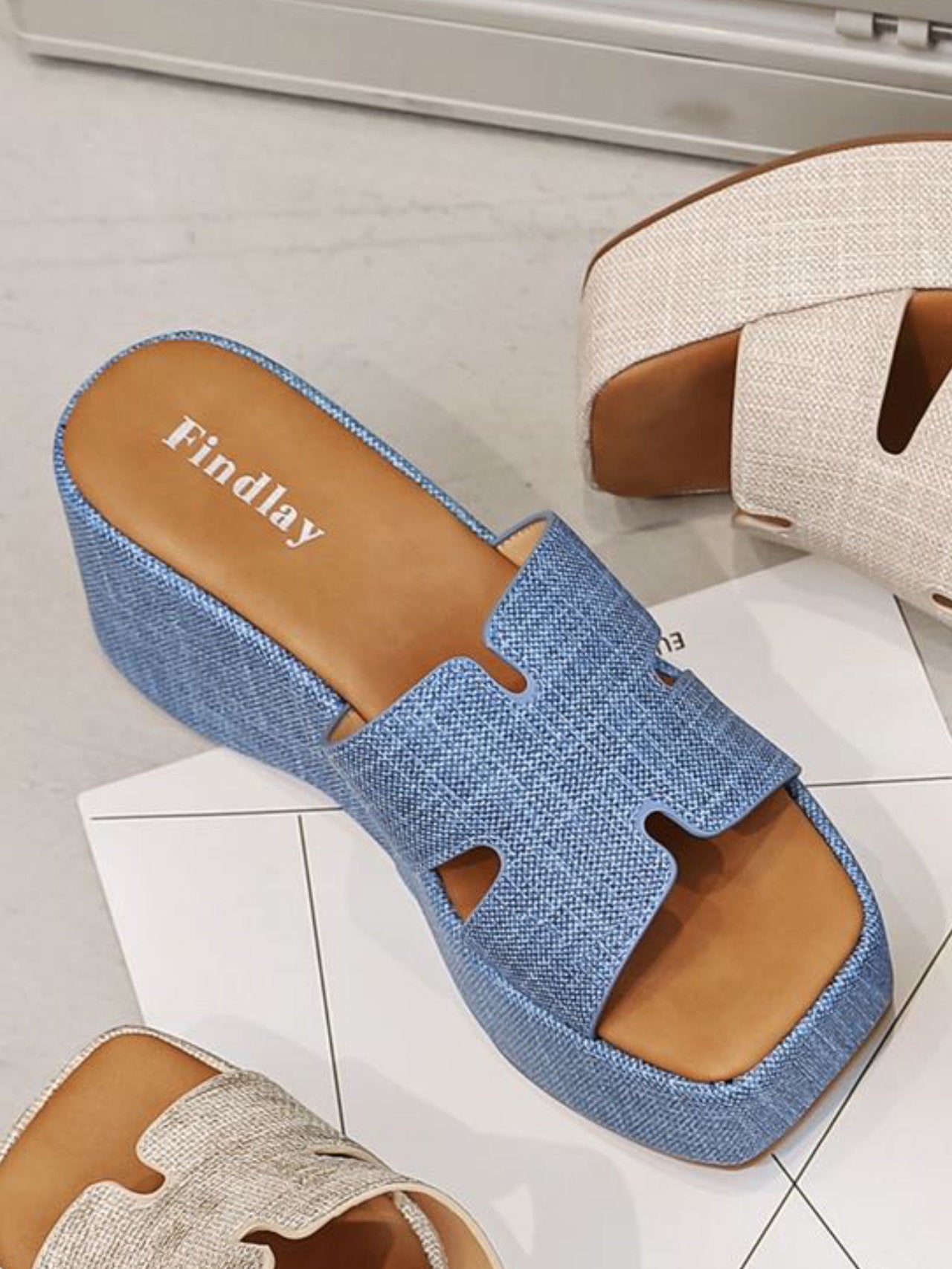 Ciabatte a lettera H e para alta