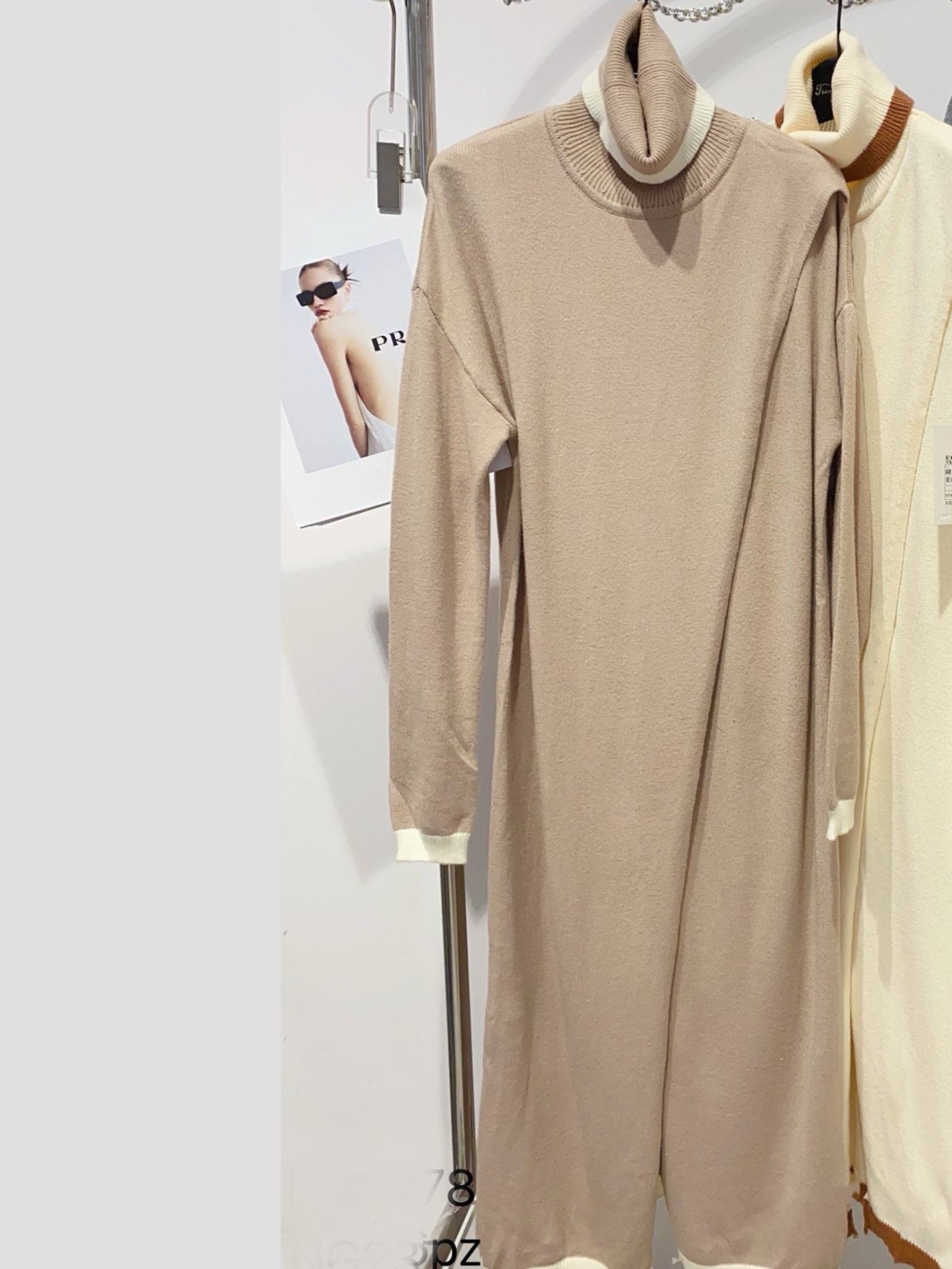 Vestito incrociato collo alto