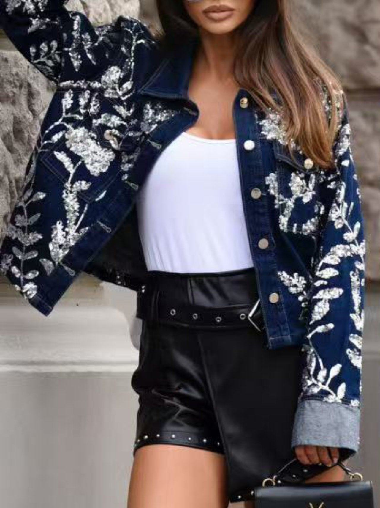 Giacca jeans con paillettes ricamate
