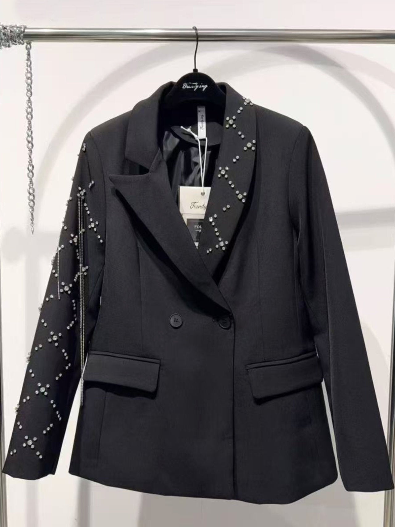 Blazer con strass e pendenti
