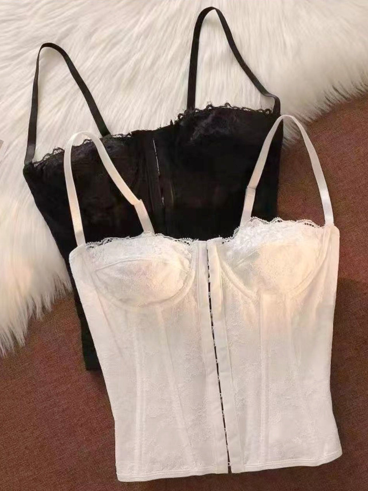 Top a corpetto in pizzo