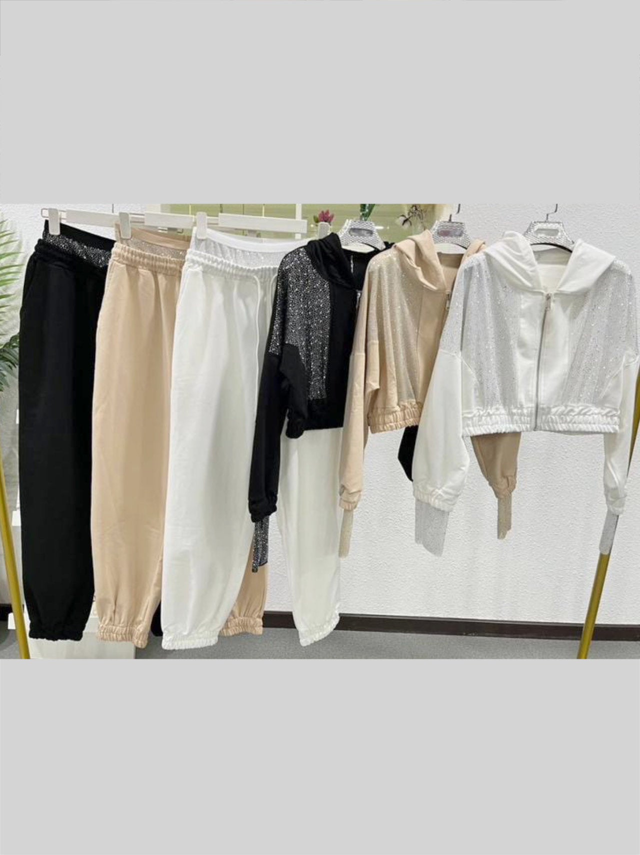 Tuta felpa e pantaloni con strass