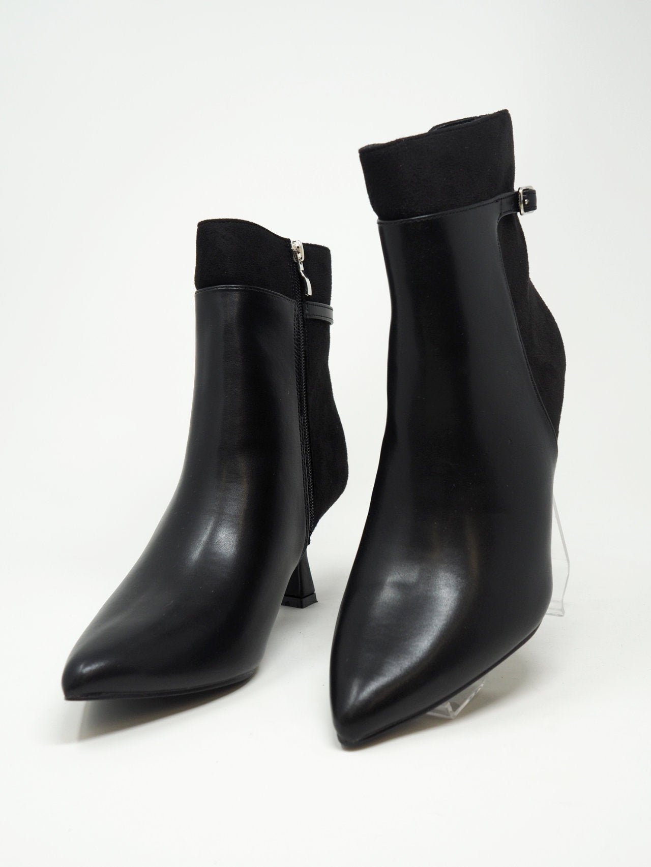 Tronchetti in pelle e camoscio