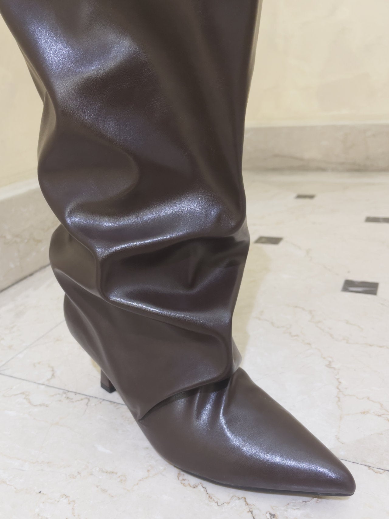 Stivali larghi e morbidi