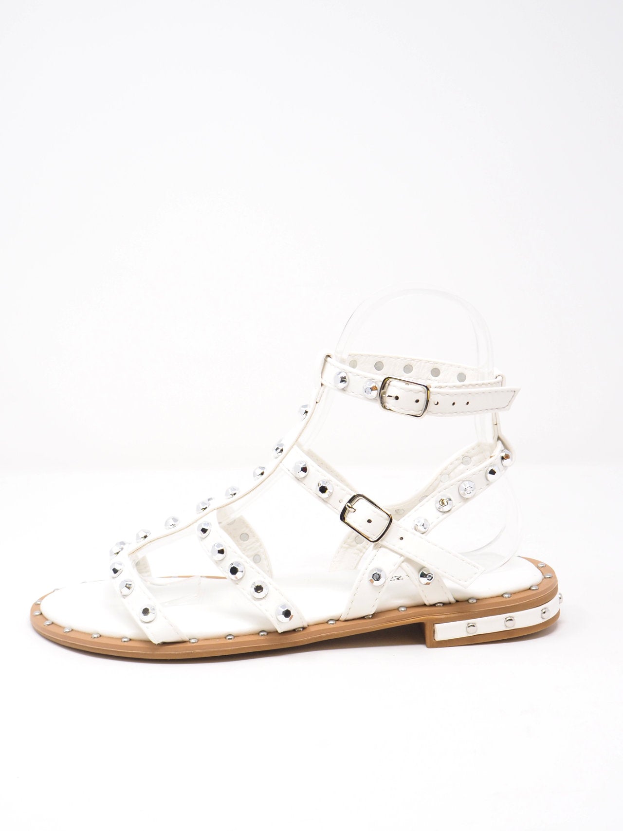 Sandali BATA Con Borchie: Il Must-have Dell'estate, Comodi E Trendy Con Cinturino Regolabile E Dettagli Borchiati!
