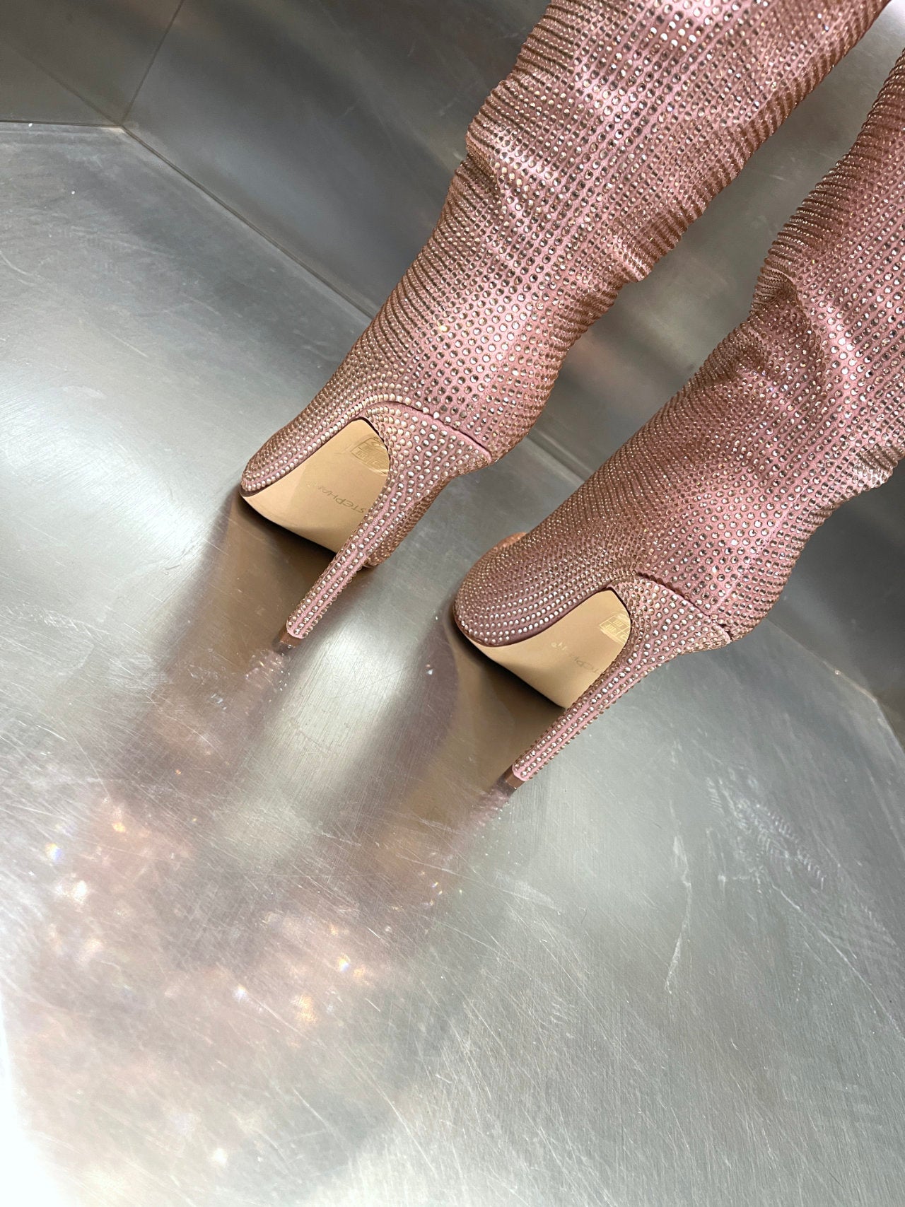 Stivali ricoperti di strass