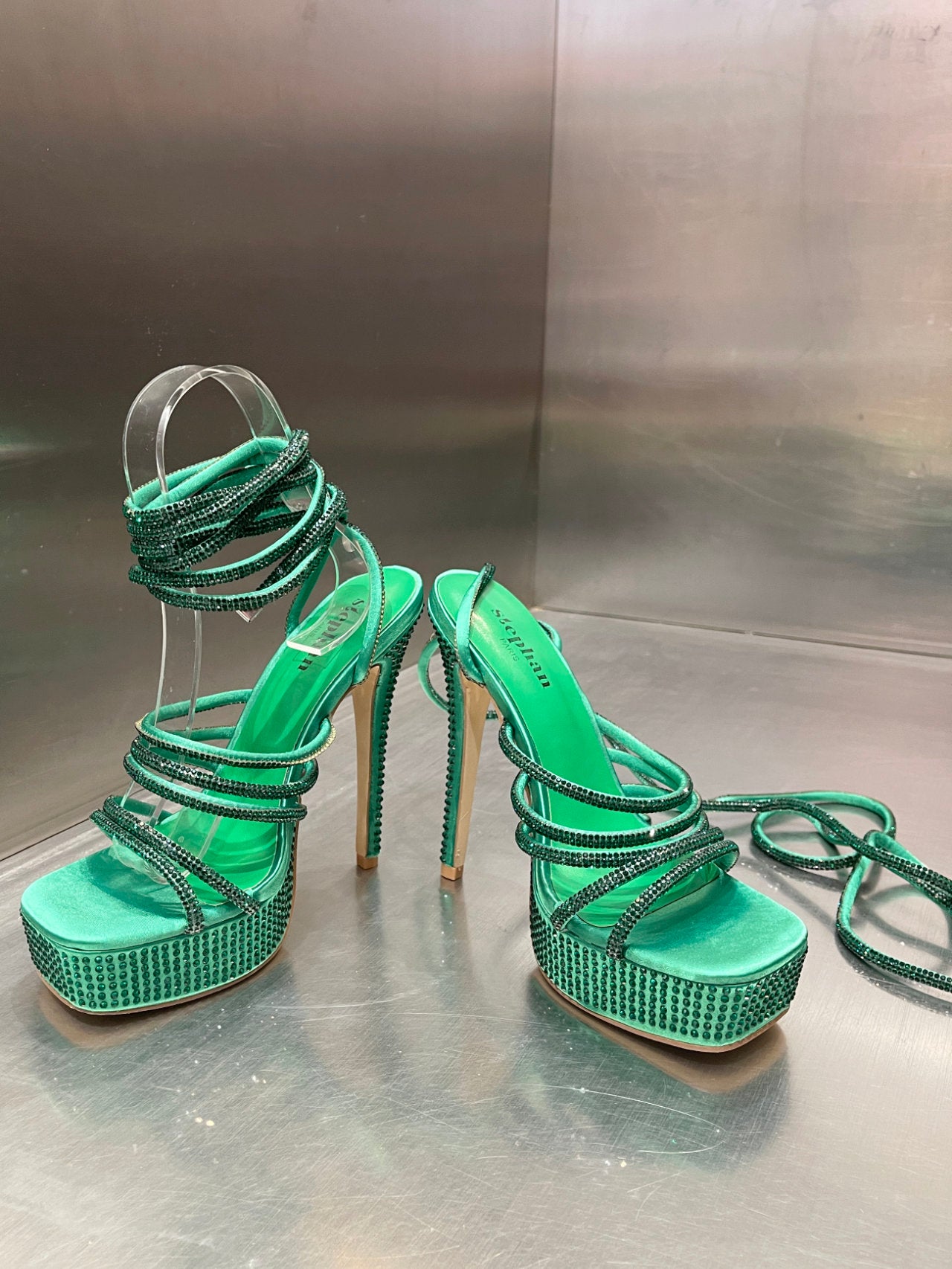 Sandali con plateau e strass