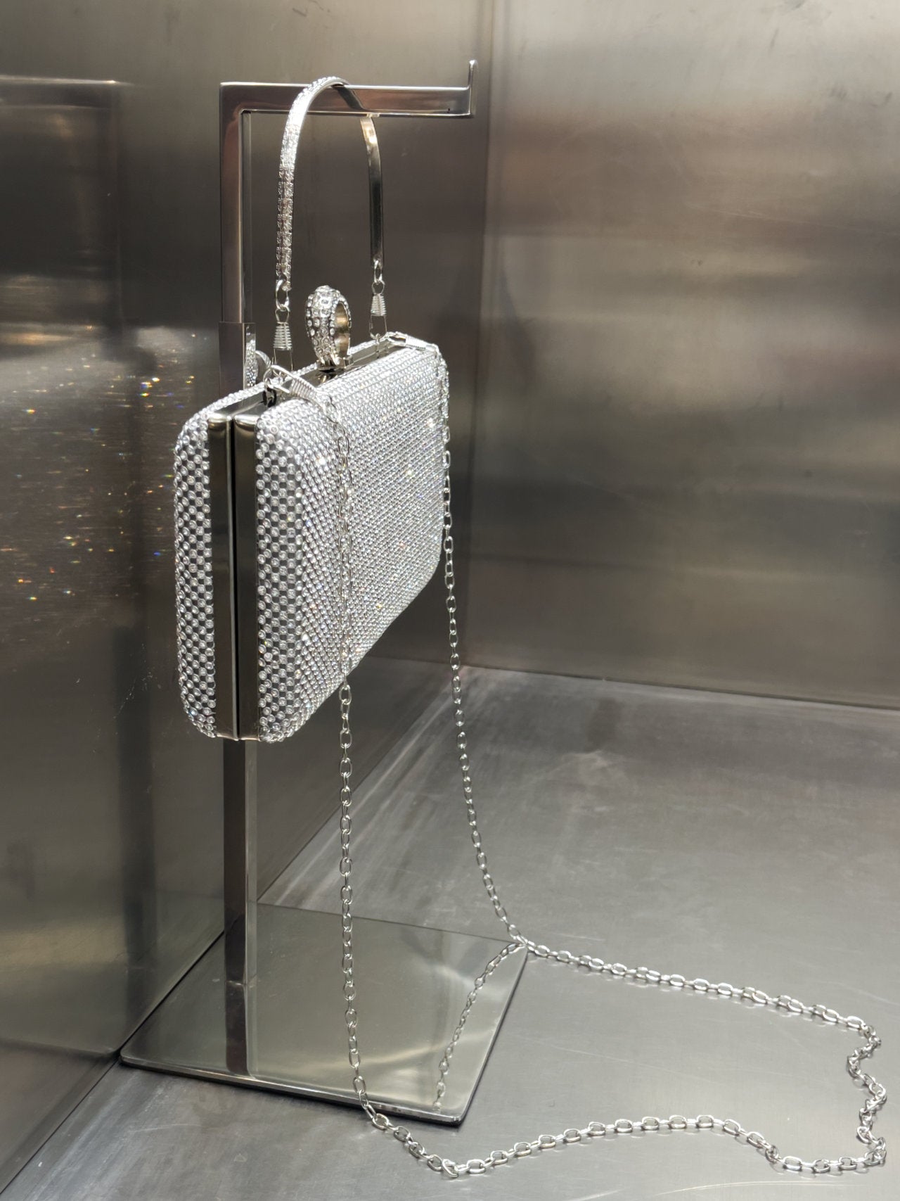 Pochette rigida con strass