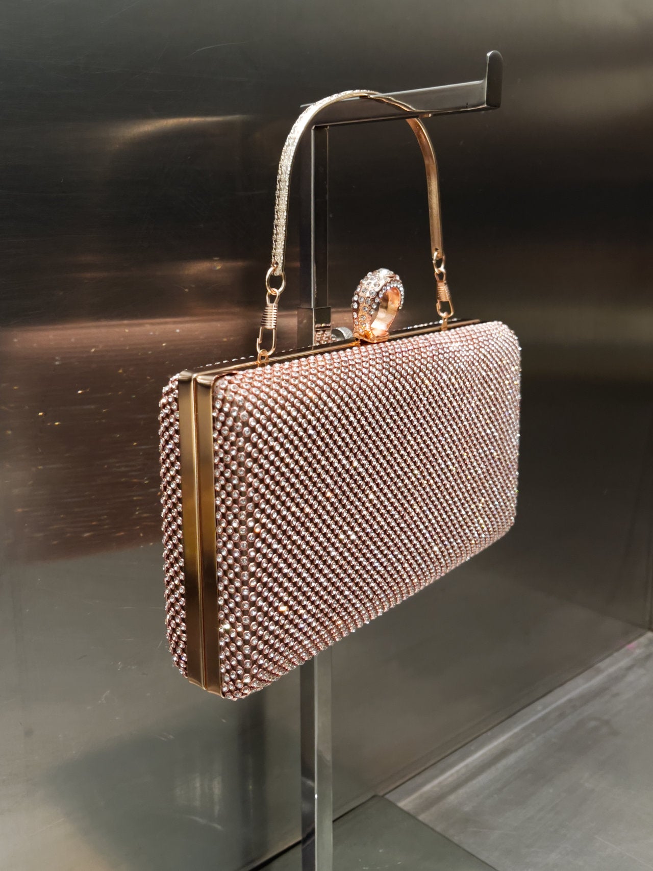 Pochette rigida con strass