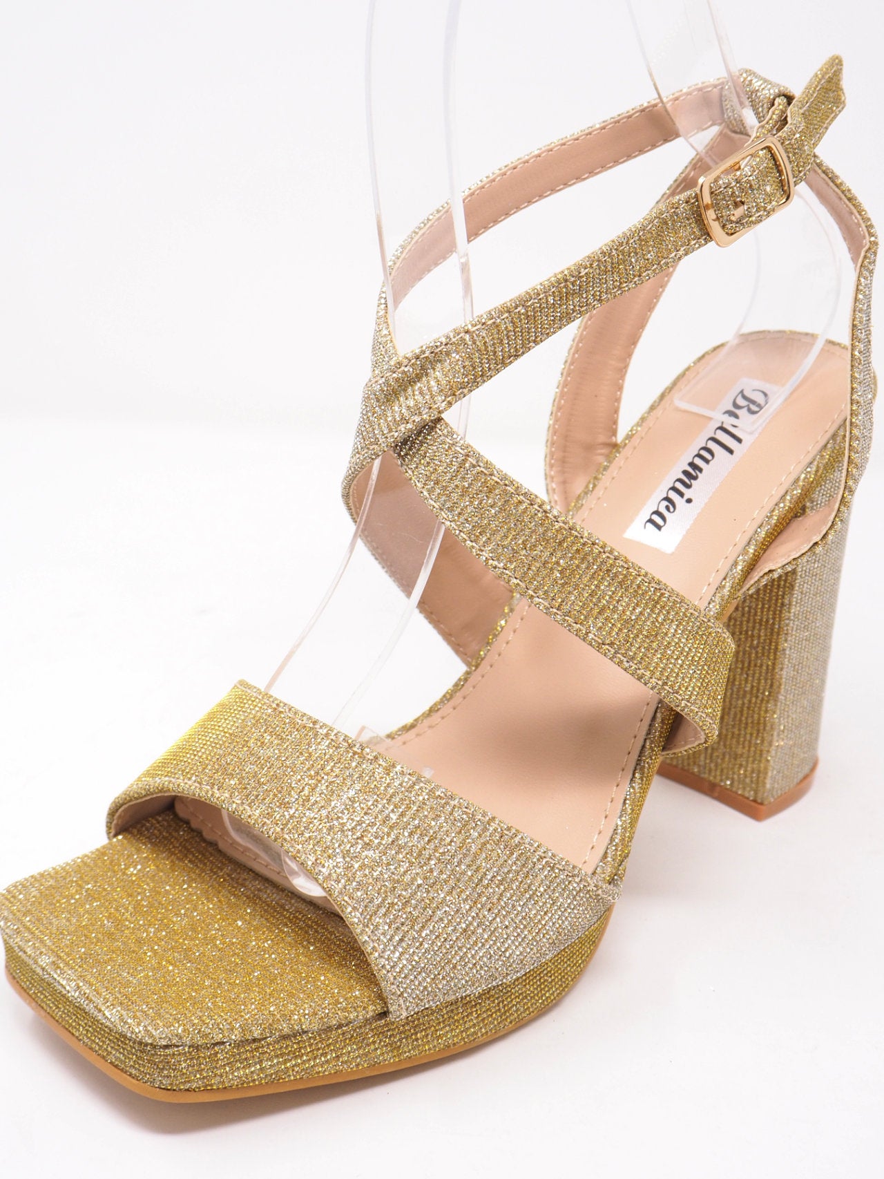 Sandali con brillantini e tacco grosso