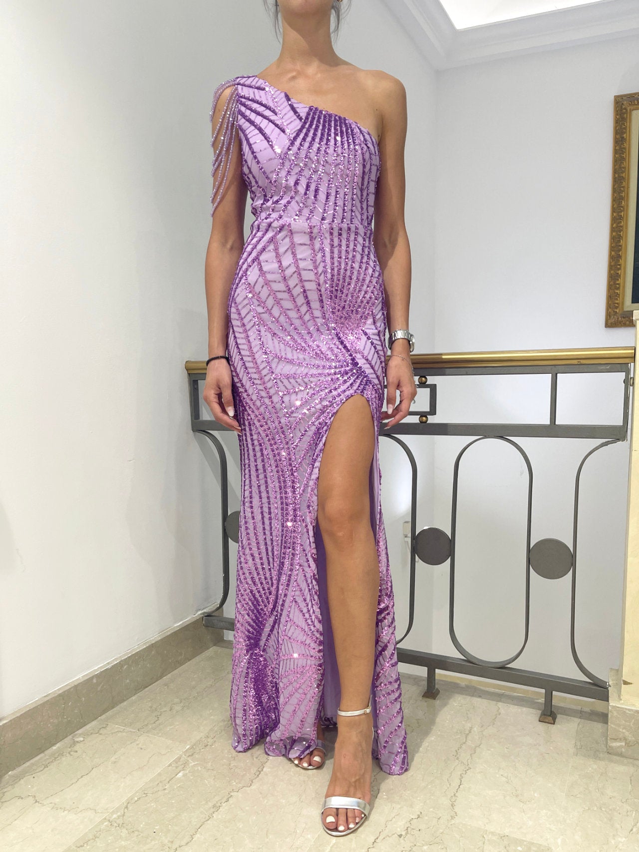 Abito monospalla con paillettes – New Line - Main Image