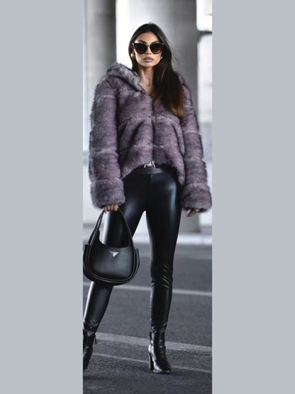 Pelliccia sfumata con cappuccio