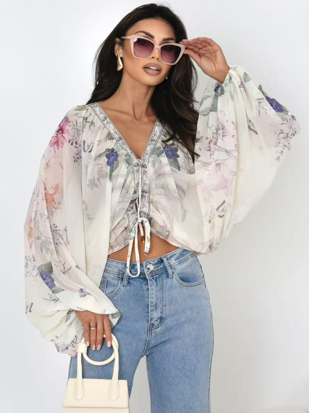 Blusa floreale tribale