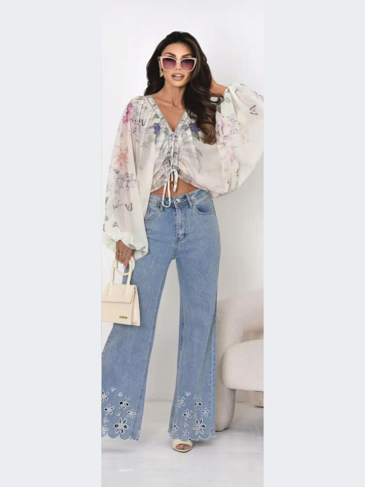 Blusa floreale tribale