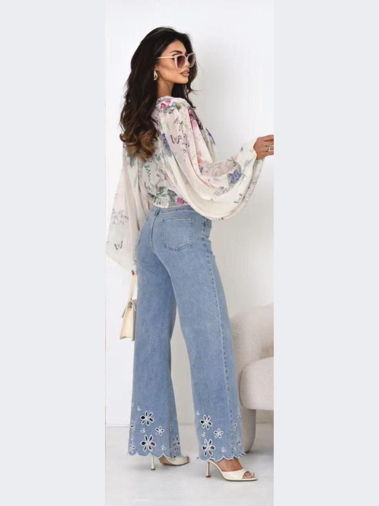 Blusa floreale tribale