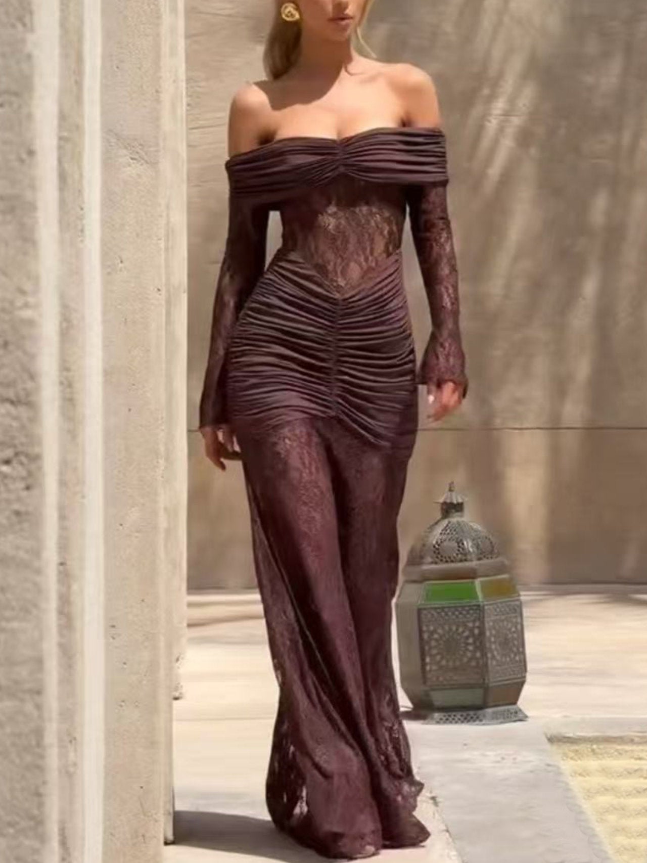 Vestito in pizzo macramè a barchetta