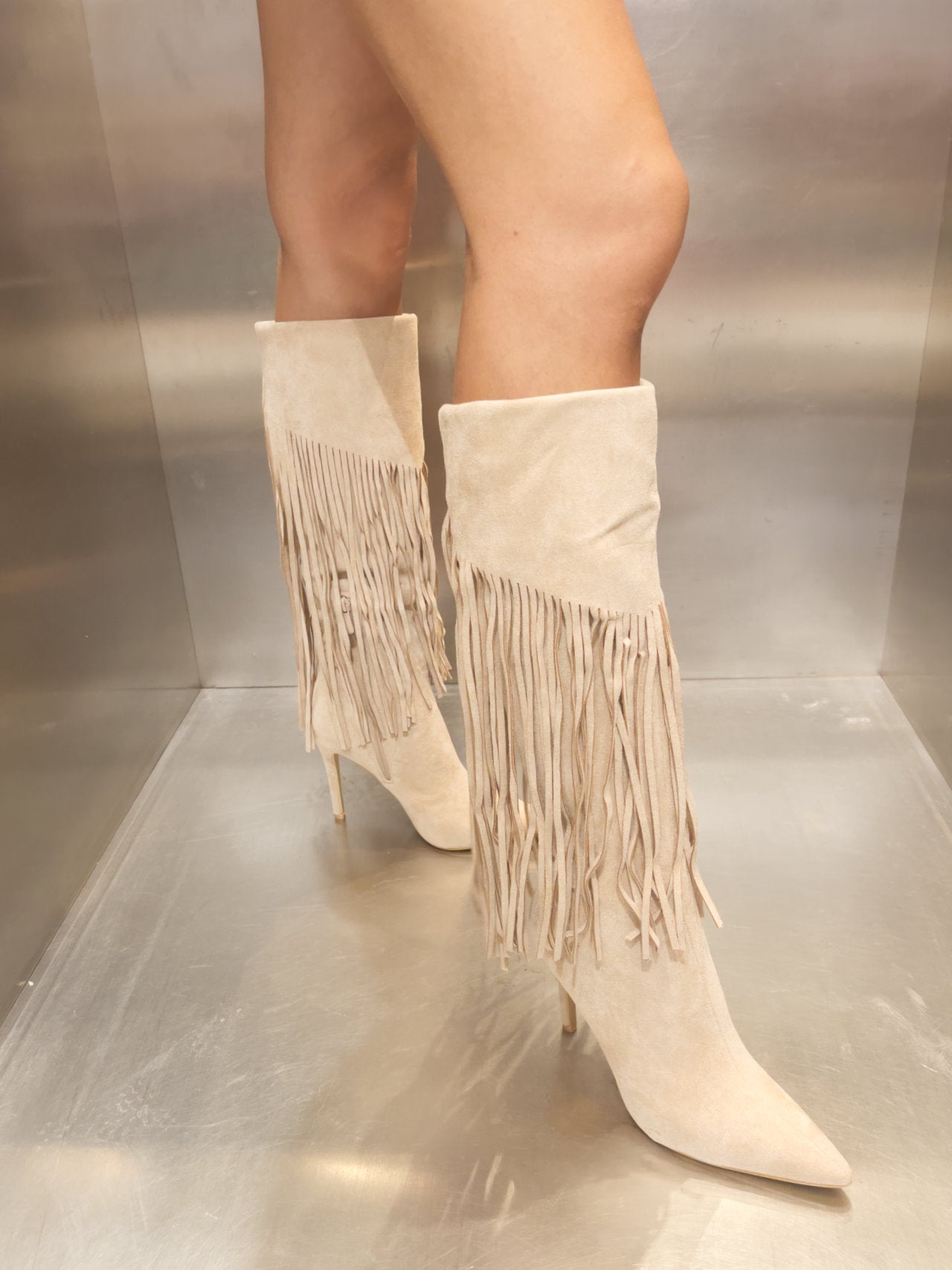 Stivaletti Donna Estivi Indianini Beige Forati Con Laccio Frange E Borchie Fantasia Fondo In Gomma Comode Moda Donna Stivaletti Malu Shoes | MaluShoes - Foto 3