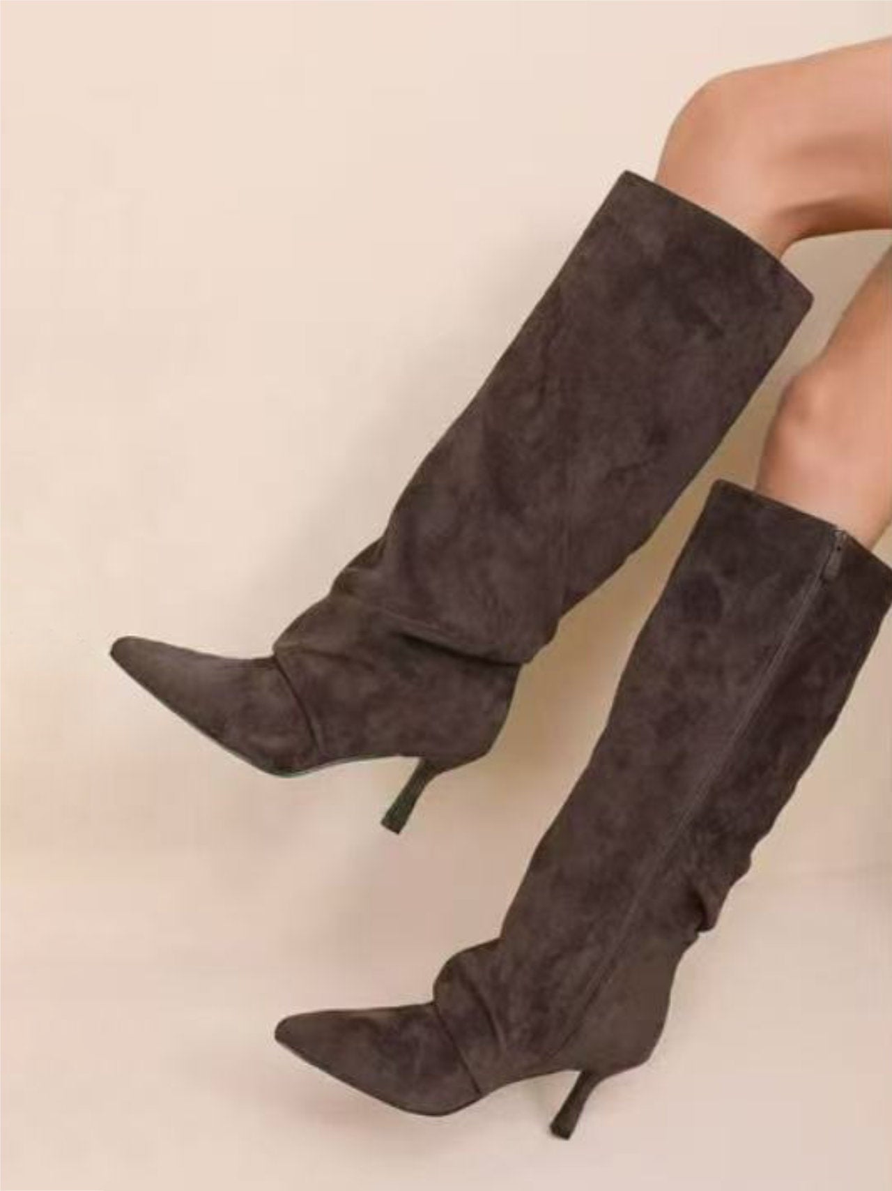 Stivali arricciati scamosciati