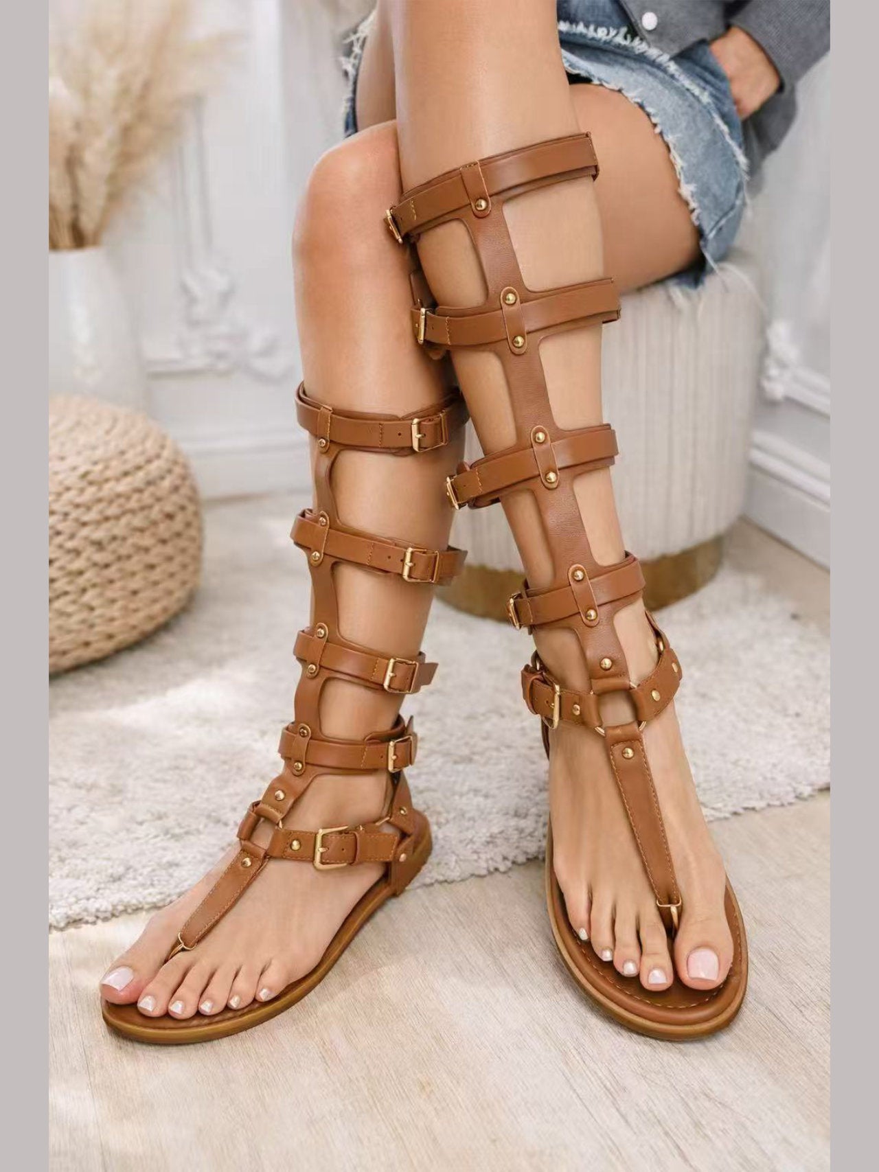 Sandali alla romana con borchie