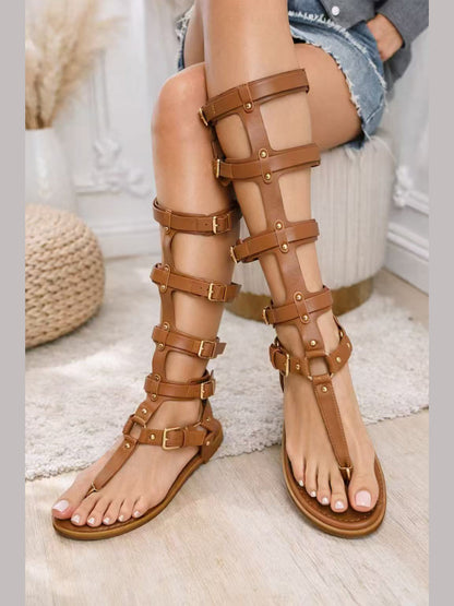 Sandali alla romana con borchie
