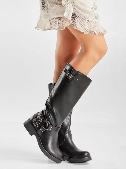 Stivali anfibi con fibbie