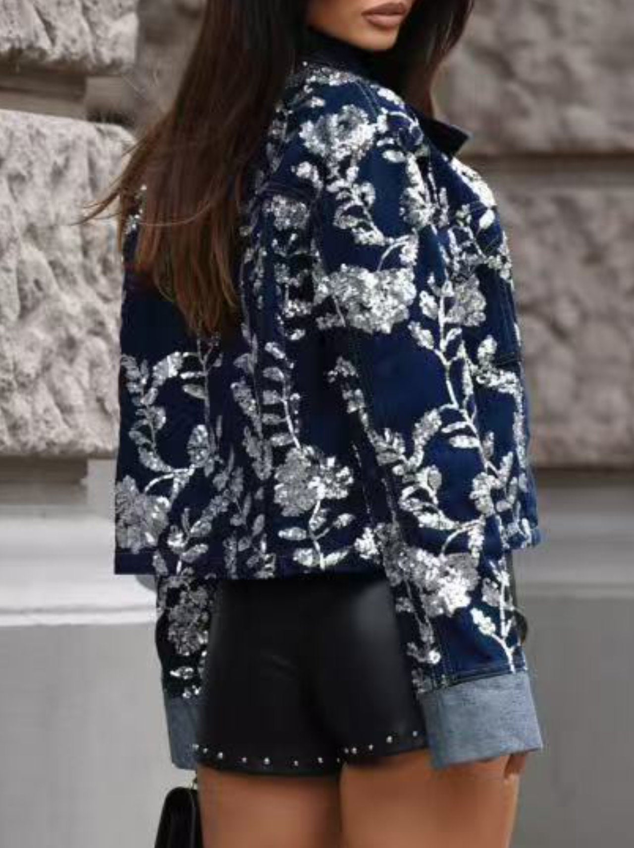 Giacca jeans con paillettes ricamate