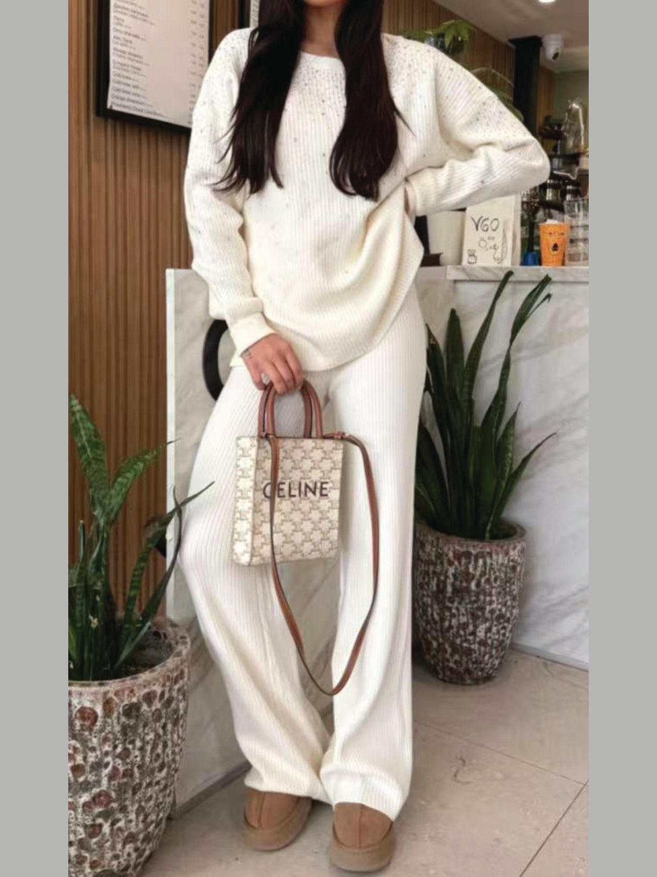 Completo maglia con strass e pantalone