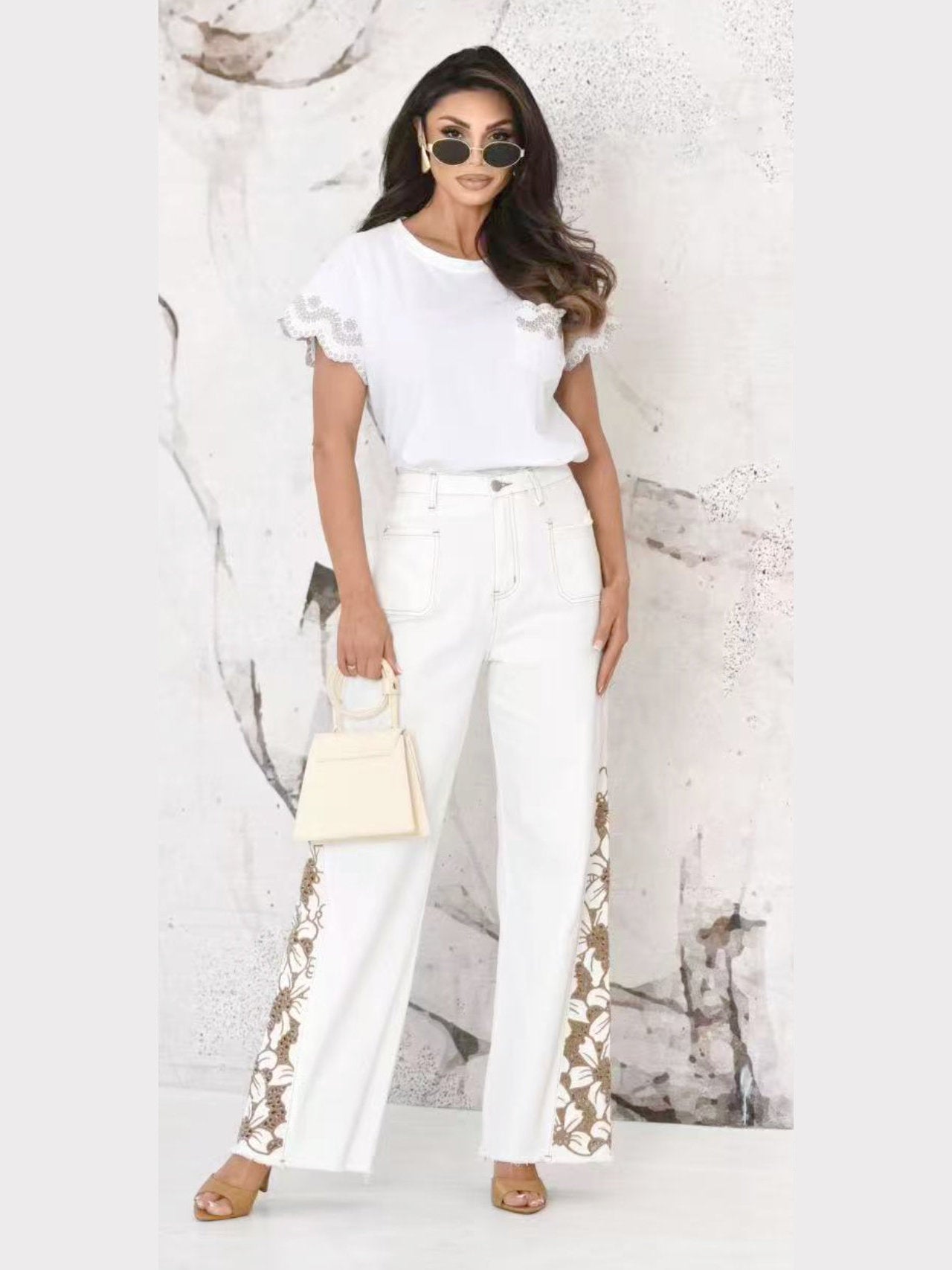 Jeans a palazzo ricamati