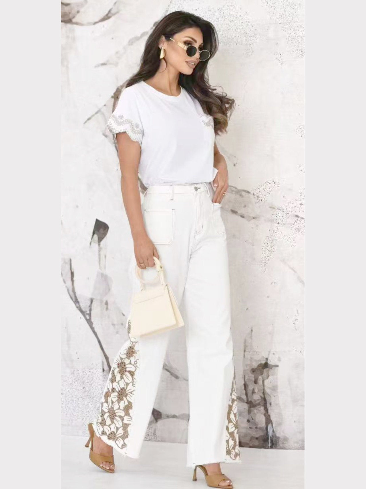 Jeans a palazzo ricamati